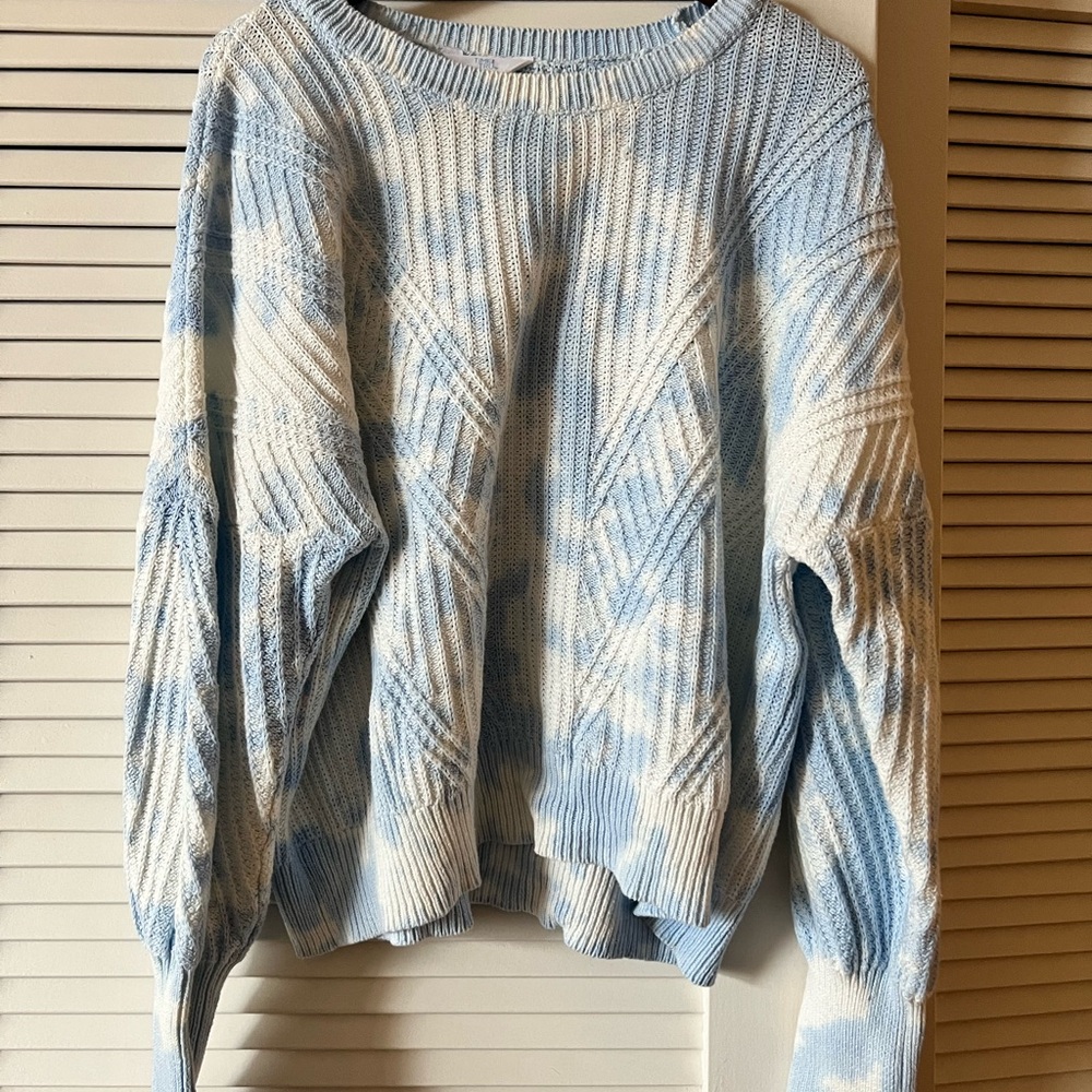 Time and Tru Light Blue and White Crew Neck Sweater